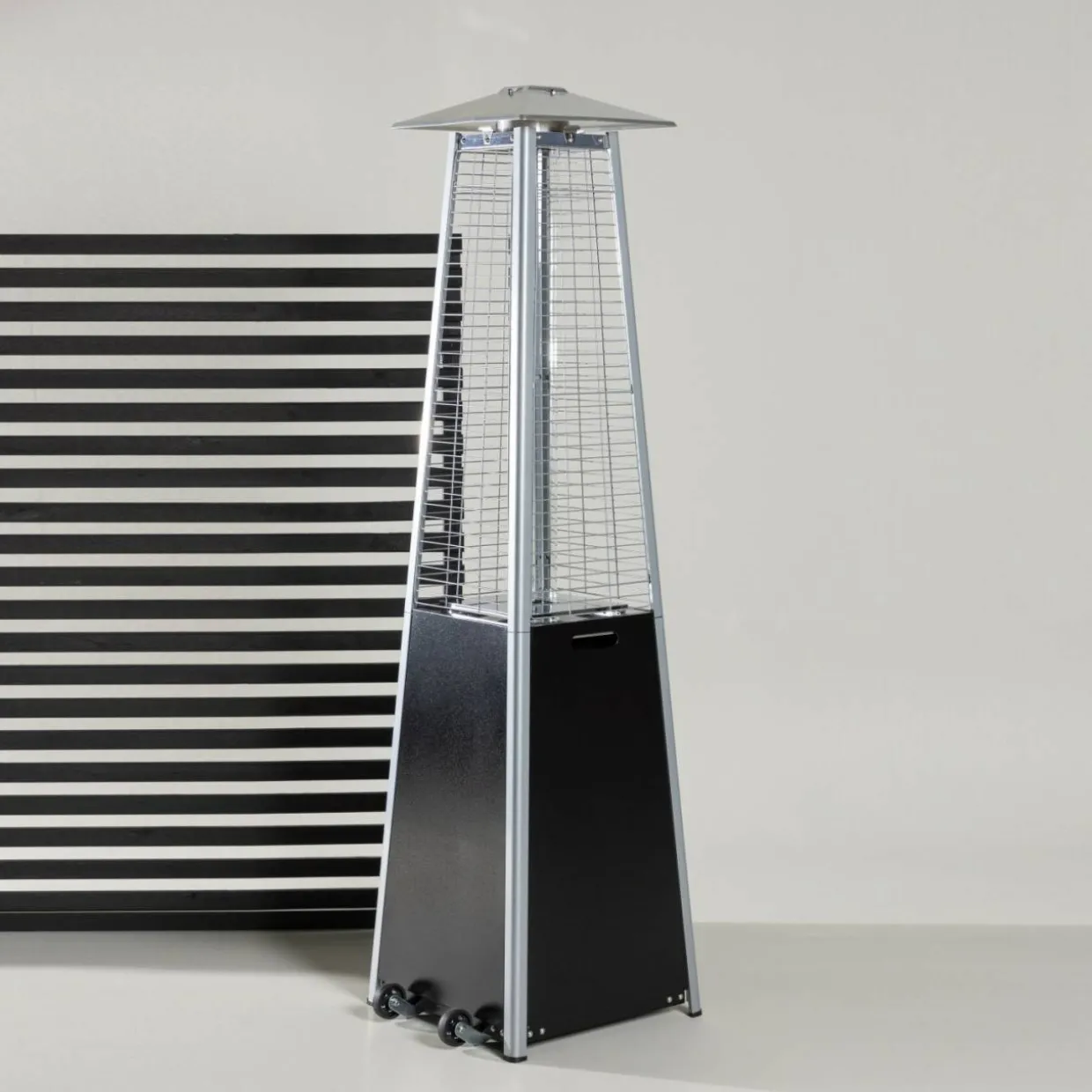 Hottie Square, Stående Gasolvärmare Utomhus i Aluminium