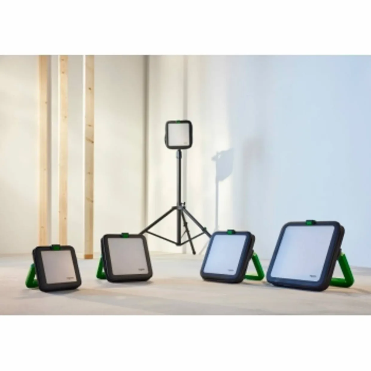 Thorsman LED 4000K IP54 med USB A+C och Schuko-uttag